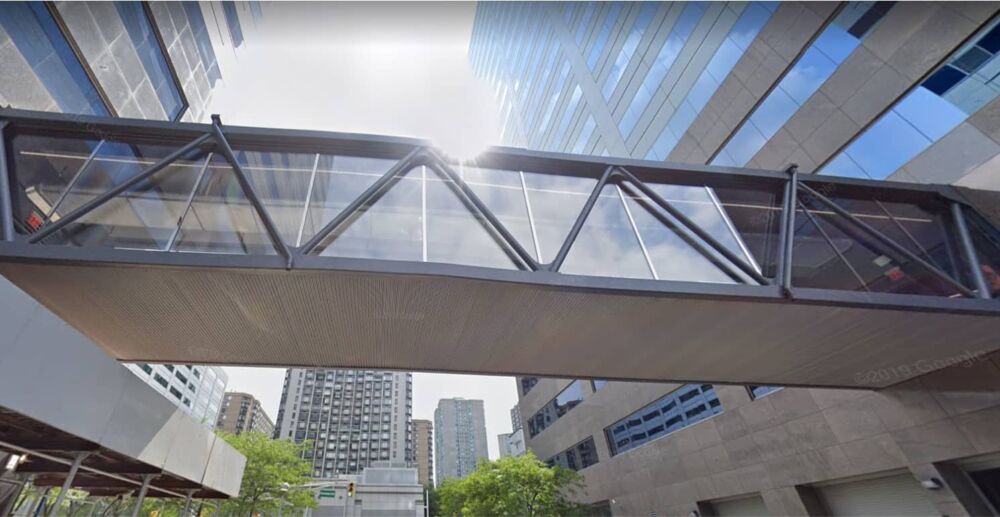 Street View of the Skybridge at JPMorgan Chase